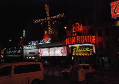 la machine du moulin rouge, outside photo